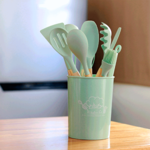 Set de 12 Utensilios de Cocina de Silicona y Madera